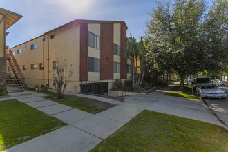 Thompson Ave Apartments in Glendale, CA - Building Photo - Primary Photo