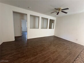 1625 Sandglass Ave in North Las Vegas, NV - Building Photo - Building Photo