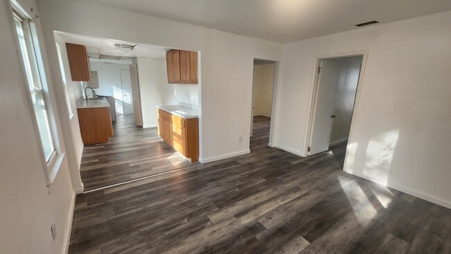 6120 Marvin St in Taylor, MI - Building Photo - Building Photo