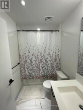 10 Lagerfeld Dr in Brampton, ON - Building Photo - Building Photo