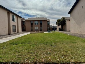 4601 Carlisle Blvd NE in Albuquerque, NM - Building Photo - Building Photo