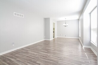 11934 Sycamore Ave in Grandview, MO - Building Photo - Building Photo