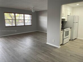 300 SW 134th Way, Unit 209E in Pembroke Pines, FL - Building Photo - Building Photo