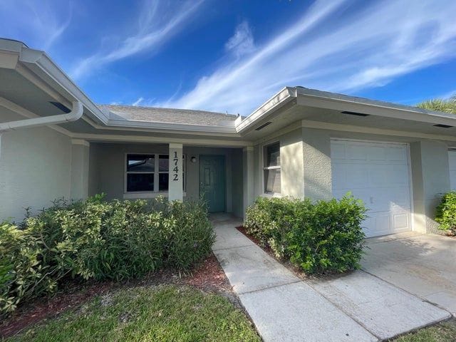 property at 1742 N Dovetail Dr