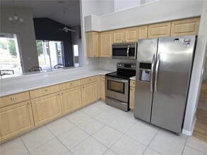 9257 Bonnie Cove Dr in Spring Hill, FL - Foto de edificio - Building Photo