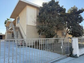 1210 W 104th St, Unit 1210 2 in Los Angeles, CA - Building Photo - Building Photo