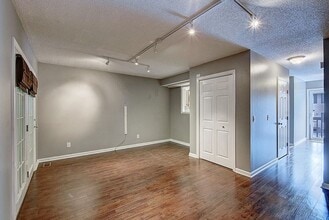 200 Arrowhead Dr in Johnson City, TN - Building Photo - Building Photo