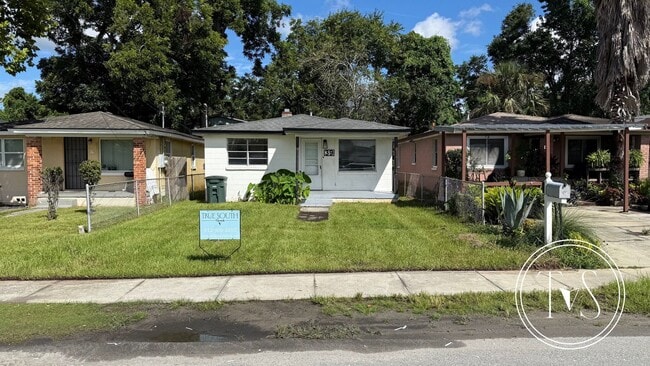property at 39 Lissner Ave