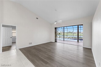 18031 Greenwood Dr in Naples, FL - Building Photo - Building Photo