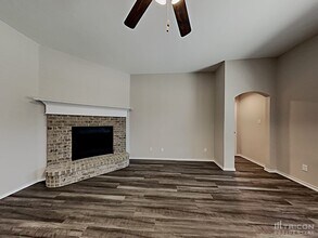2533 Doe Run in Weatherford, TX - Foto de edificio - Building Photo