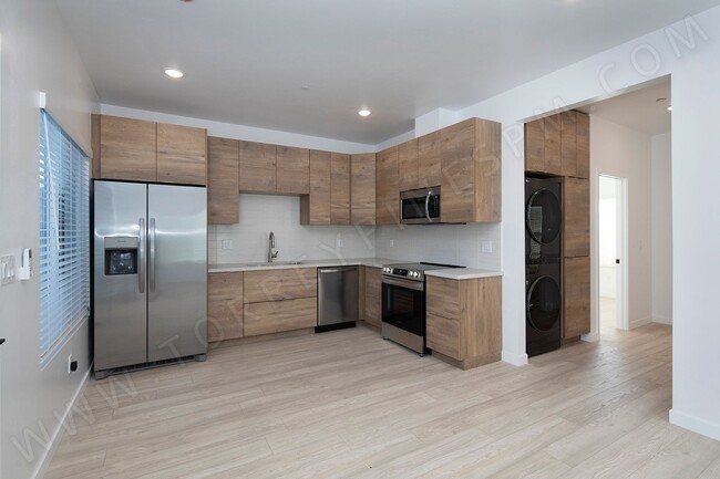 property at 3027 Luna Ave