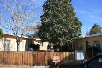 508-514 Alvarado Dr SE in Albuquerque, NM - Building Photo - Building Photo