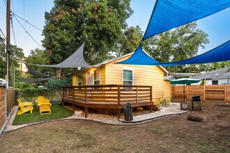 1206 1/2 Haskell St in Austin, TX - Building Photo - Building Photo