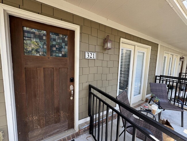 833 Old Greenville Hwy in Clemson, SC - Foto de edificio - Building Photo