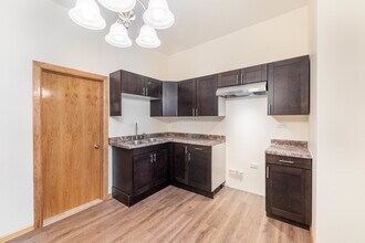 1836 S Blue Island Ave, Unit 3F in Chicago, IL - Building Photo - Building Photo