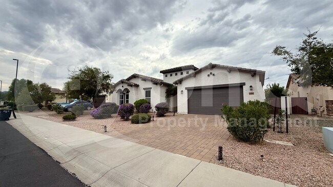 property at 5284 S Joshua Tree Ln