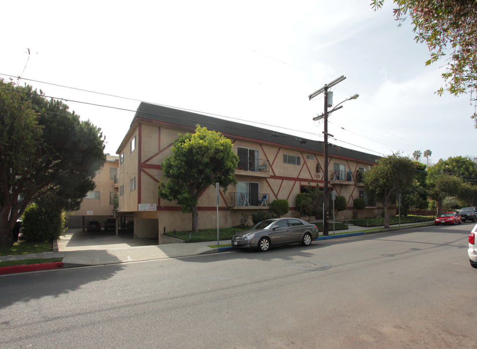 720 Raymond Ave in Santa Monica, CA - Building Photo