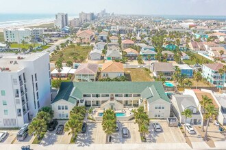 129 E Lantana St in South Padre Island, TX - Building Photo - Building Photo