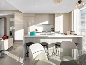 400 W 61st St in New York, NY - Foto de edificio - Building Photo