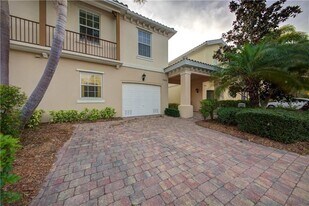 7892 Farina Ct in Sarasota, FL - Building Photo