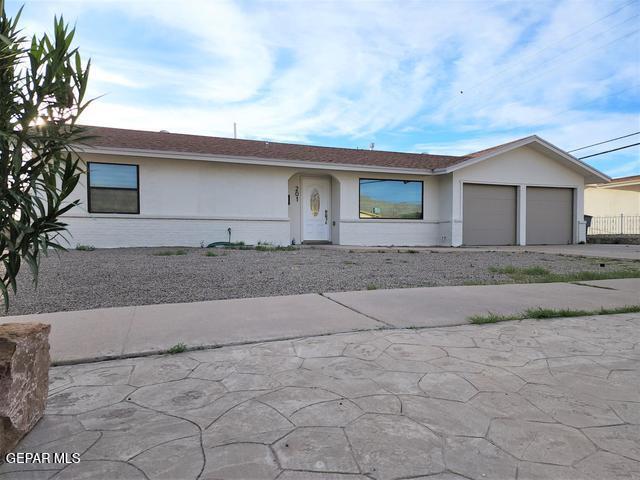 201 Vista Rio Cir in El Paso, TX - Building Photo - Building Photo