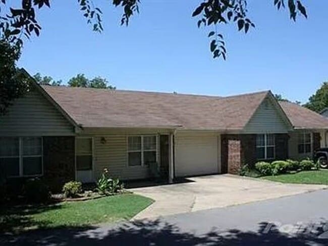 104 E Academy Ave in Searcy, AR - Building Photo - Building Photo