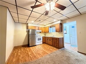 24 W Pike St, Unit 3 in Canonsburg, PA - Building Photo - Building Photo