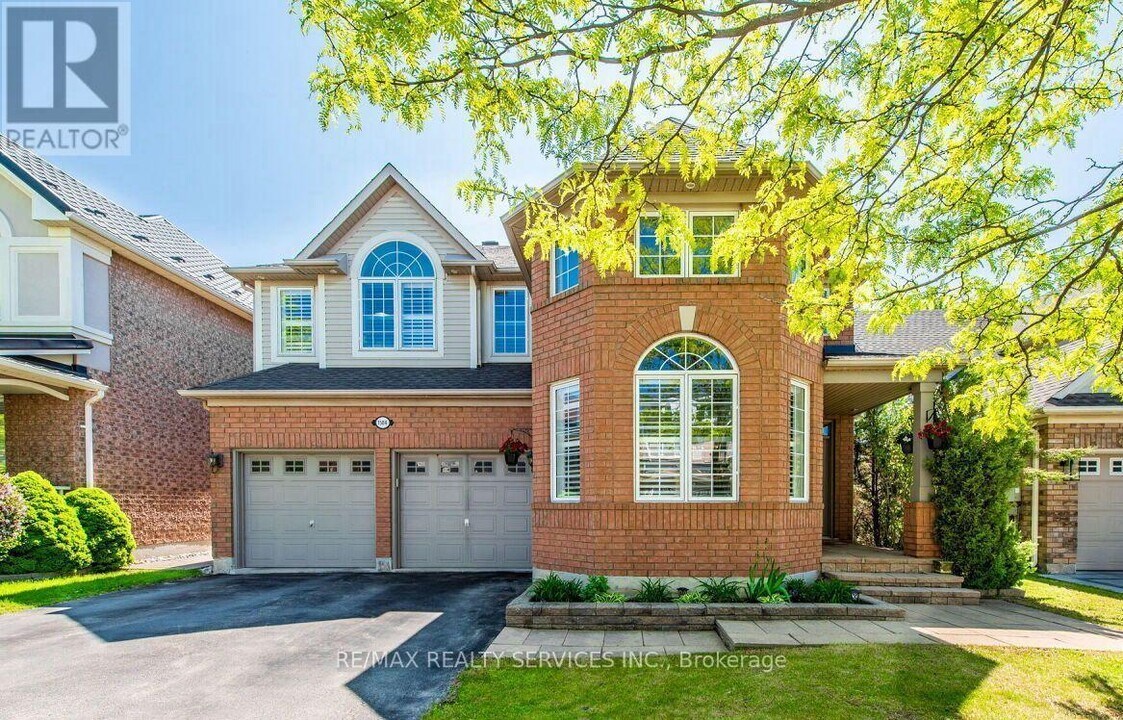 1584 Stevenson St in Milton, ON - Building Photo