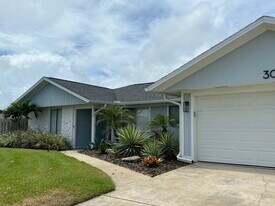 30 Sea Harbor Dr W in Ormond Beach, FL - Building Photo