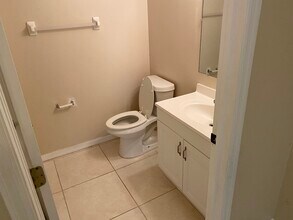 512 SE 6th St, Unit Apt#1 in Cape Coral, FL - Building Photo - Building Photo