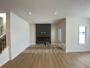 438 Crimson Ridge Pl NW in Calgary, AB - Building Photo - Building Photo