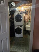 54 Green Valley Dr in Kitchener, ON - Building Photo - Building Photo