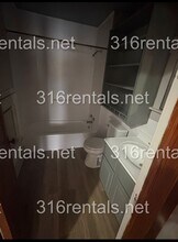 905 E 8th St in Newton, KS - Building Photo - Building Photo