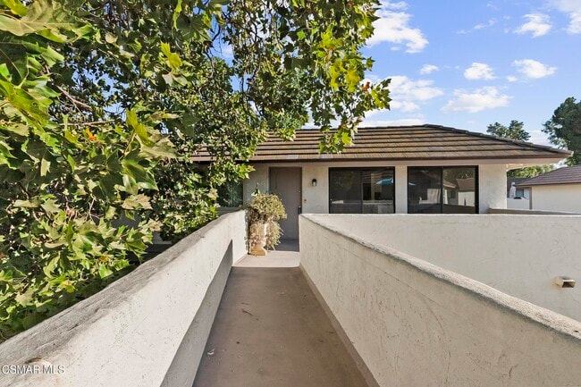 1138 Landsburn Cir in Westlake Village, CA - Building Photo - Building Photo