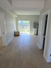 4305 Ave S, Unit B in Galveston, TX - Foto de edificio - Building Photo