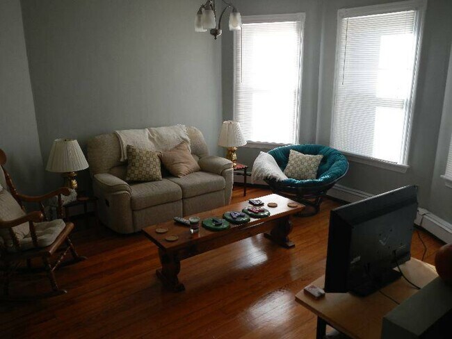 19 Bucknam St in Boston, MA - Building Photo - Building Photo