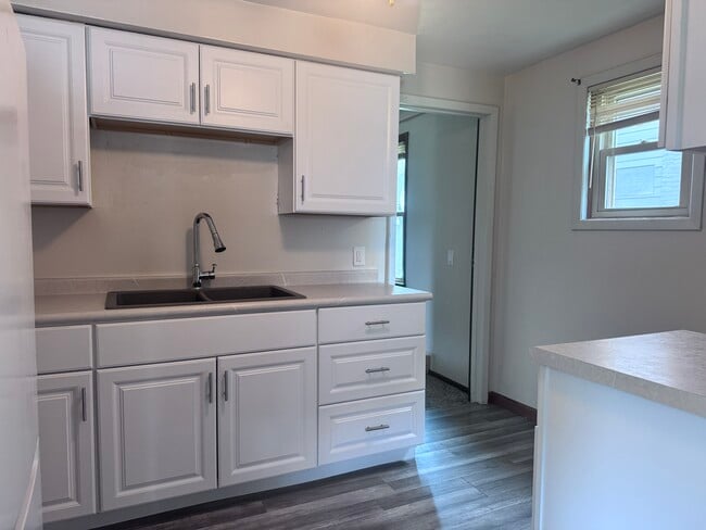 1205 Dunn St, Unit 2 in Portage, WI - Building Photo - Building Photo