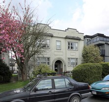 1045 W 11th Ave in Vancouver, BC - Building Photo