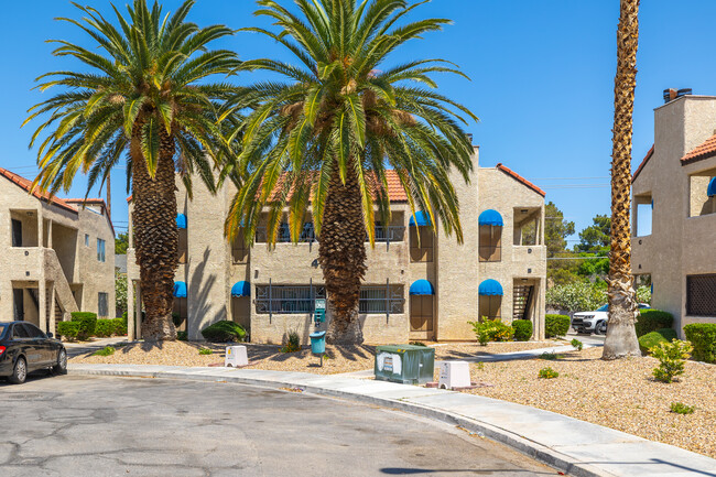 Newport Cove in Las Vegas, NV - Foto de edificio - Building Photo