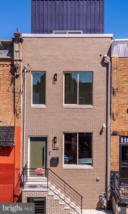 2925 Master St in Philadelphia, PA - Building Photo