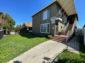 860 W 50th Pl in Los Angeles, CA - Building Photo - Building Photo