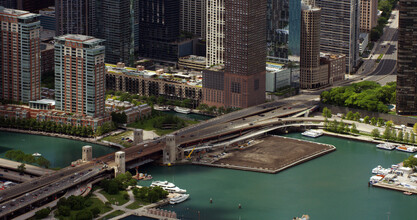 South Tower in Chicago, IL - Building Photo - Building Photo