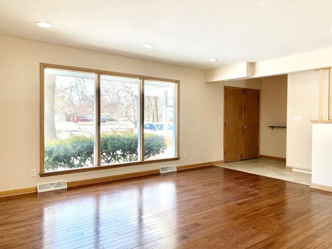 11638 Bobolink Ln in Mequon, WI - Building Photo - Building Photo