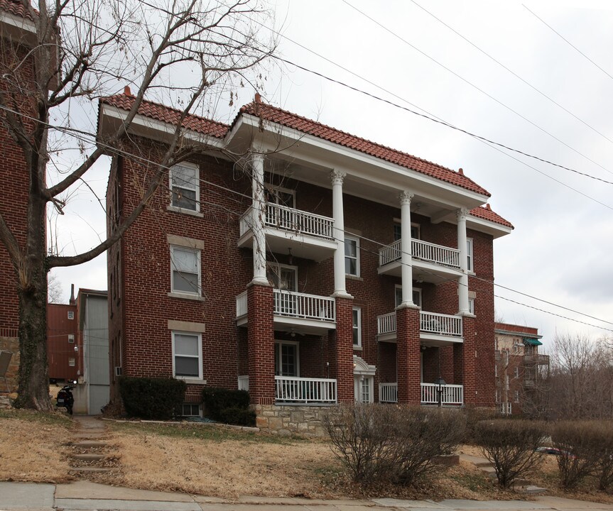 1600-1602 W 37th Ave in Kansas City, MO - Foto de edificio