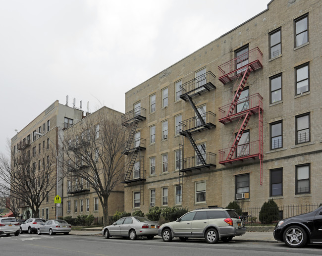 2916 21st Ave in Astoria, NY - Building Photo - Building Photo