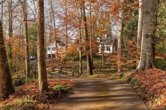 444 Burlington Rd NE in Atlanta, GA - Foto de edificio - Building Photo