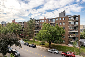 Bois-de-Boulogne Apartments in Montréal, QC - Building Photo - Building Photo