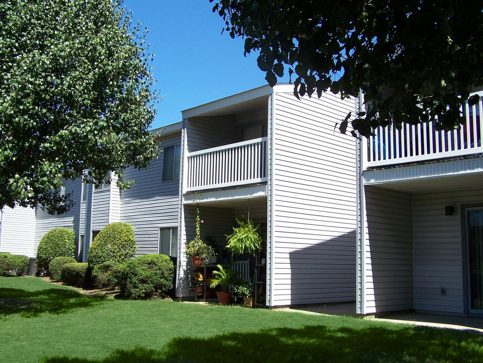 Habitat 2000 in Florence, SC - Building Photo