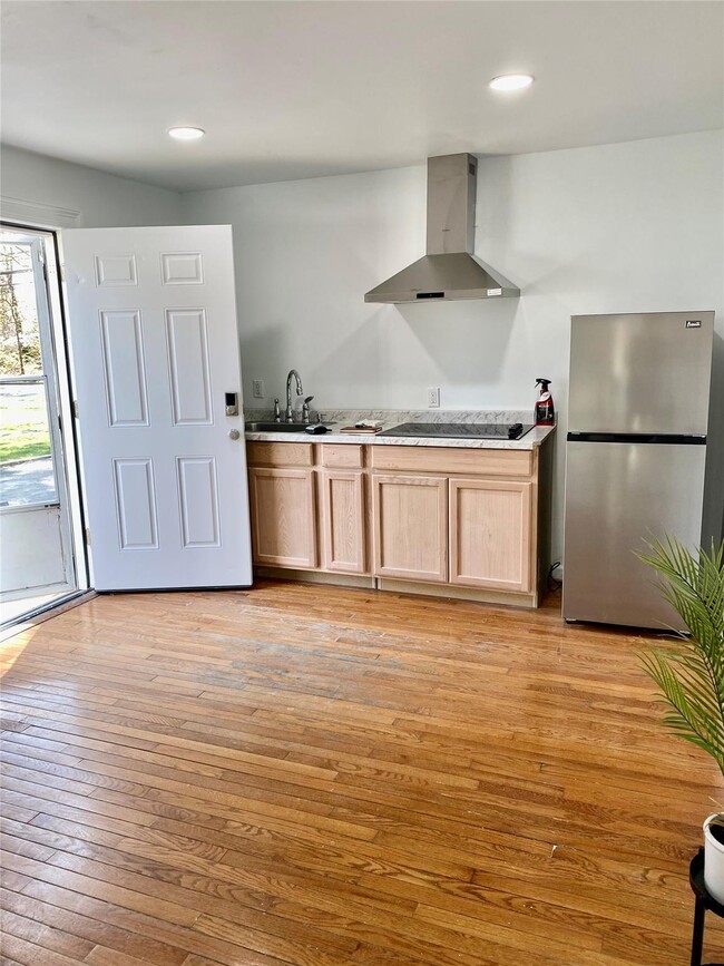 property at 773 Waverly Ave