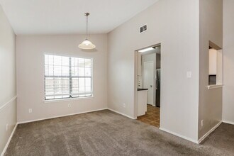 514 Sims Dr in Cedar Hill, TX - Foto de edificio - Building Photo